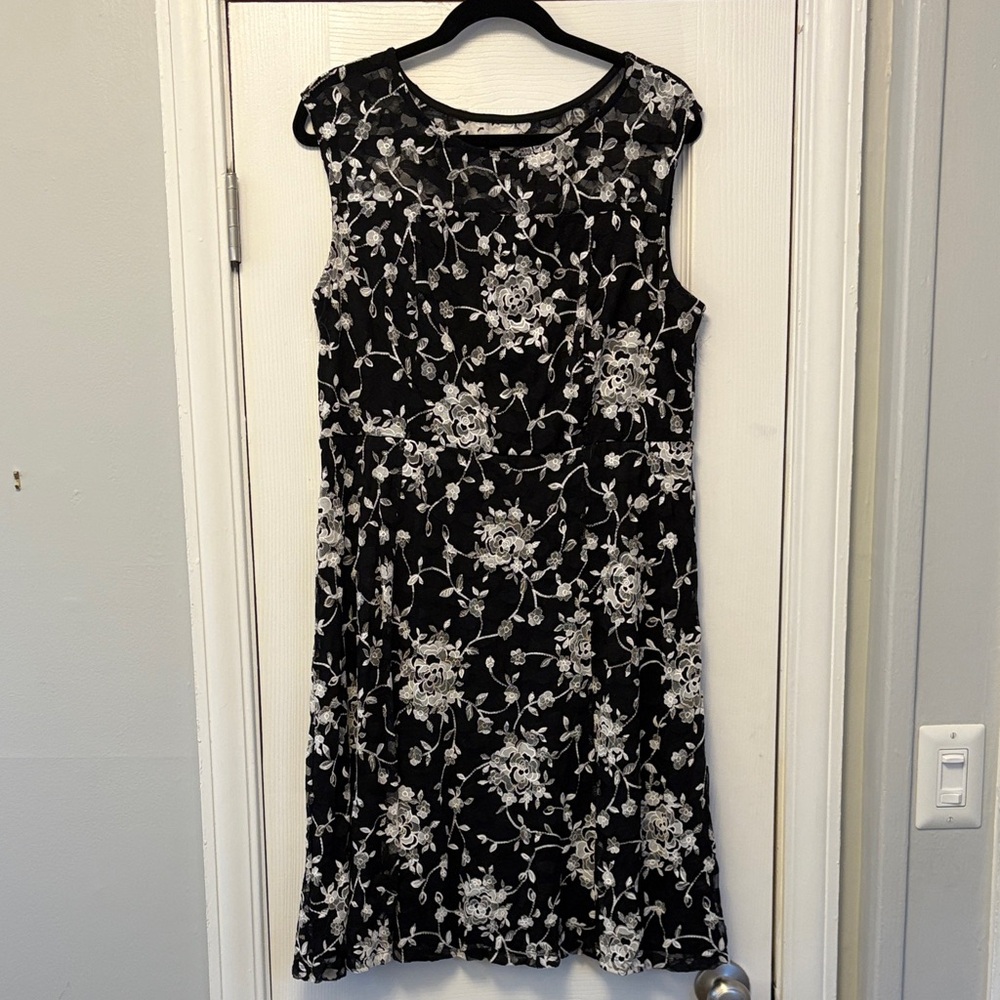 Candalite Black & White Floral Midi Dress – Size XL - Picture 1 of 5